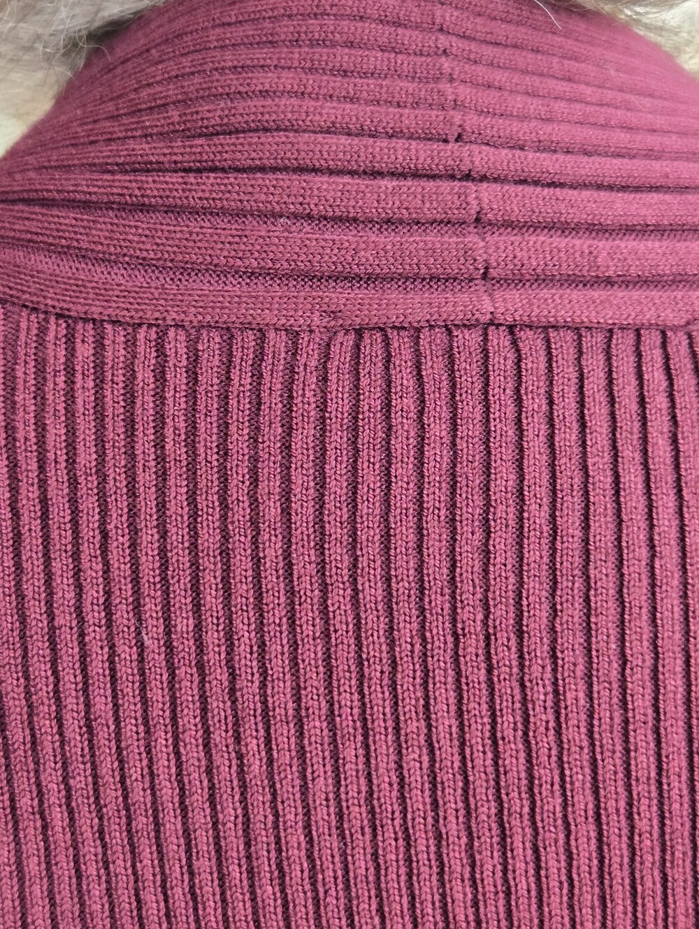 INC INTERNATIONAL CONCEPTS Ribbed V-Neck Sweater - Wine -Excellent Condition - Picture 4 of 6